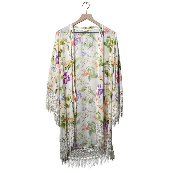 Show Me Your Mumu Metzler Kimono in Flower Press Floral Pattern Embroidered Trim - Picture 2 of 16